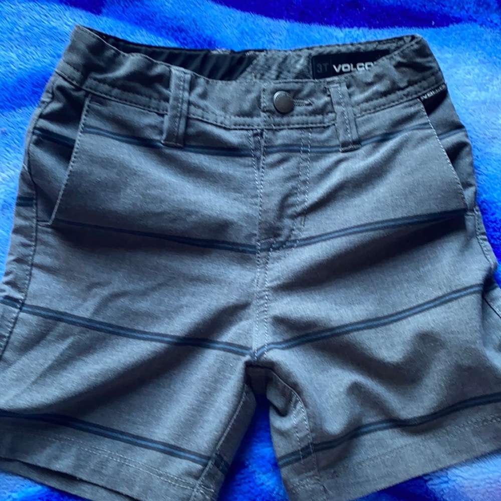 3T Volcom short